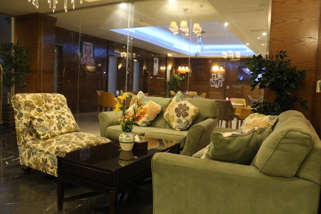 Valencia Hotel Suites อัลโคห์บาร์ ภายนอก รูปภาพ