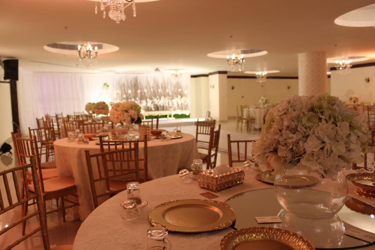 Valencia Hotel Suites อัลโคห์บาร์ ภายนอก รูปภาพ