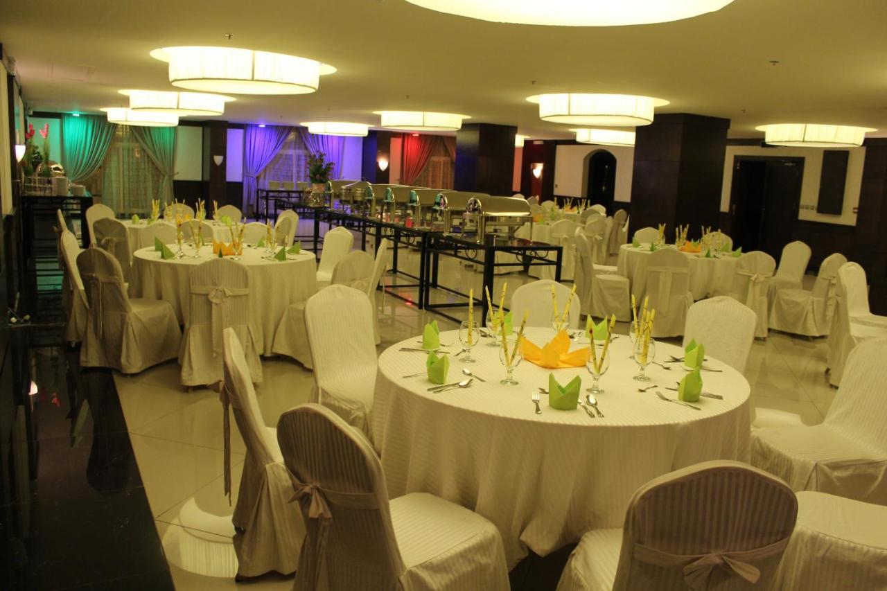 Valencia Hotel Suites อัลโคห์บาร์ ภายนอก รูปภาพ