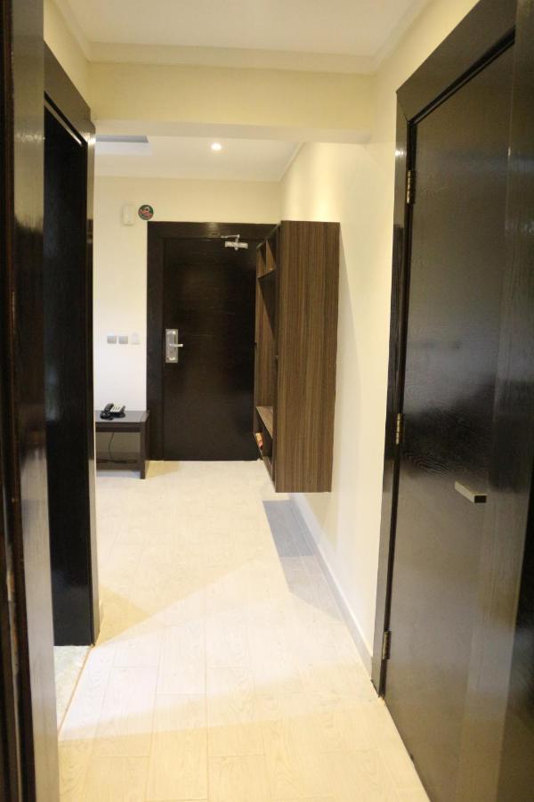 Valencia Hotel Suites อัลโคห์บาร์ ภายนอก รูปภาพ