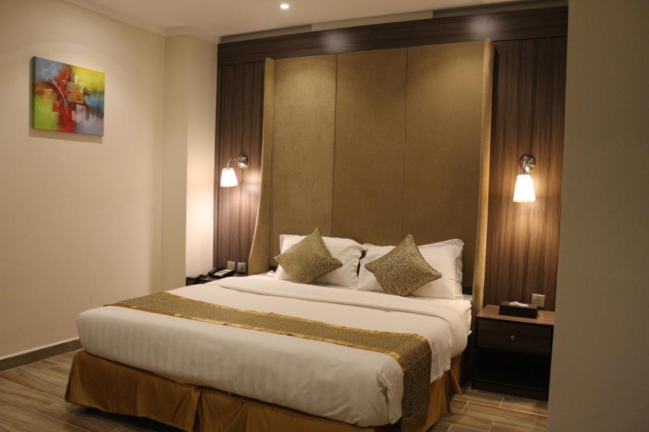 Valencia Hotel Suites อัลโคห์บาร์ ภายนอก รูปภาพ