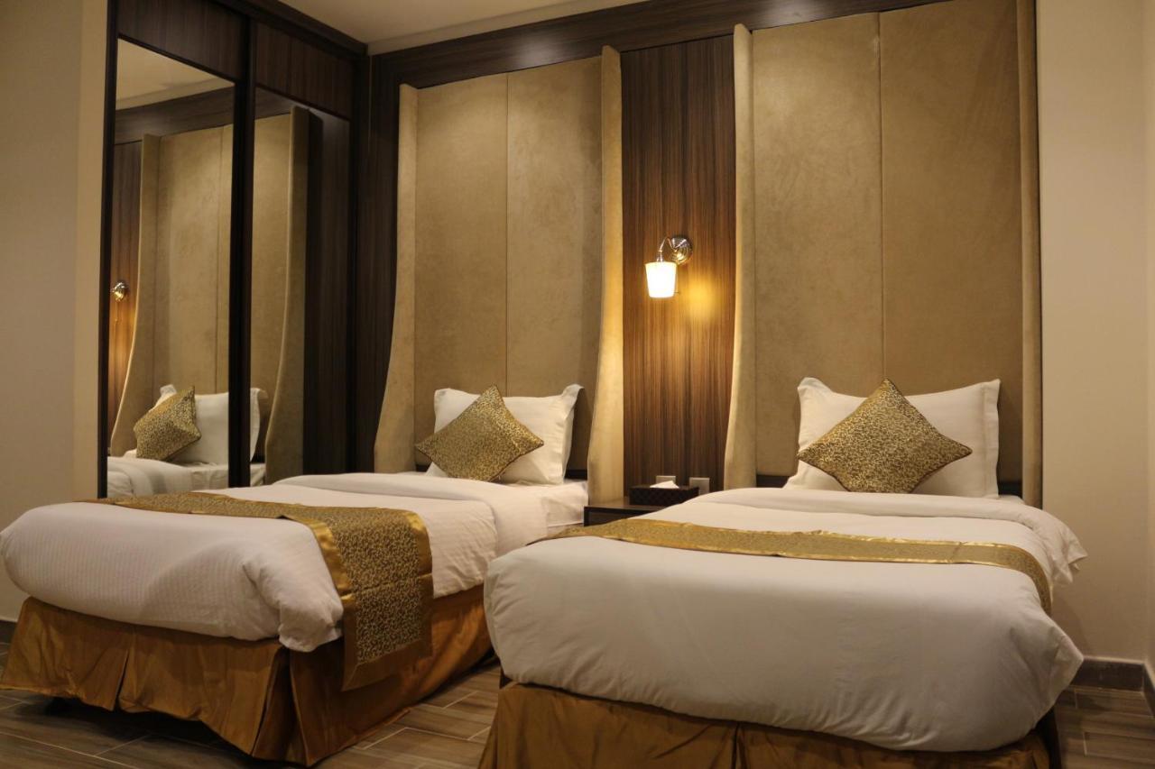 Valencia Hotel Suites อัลโคห์บาร์ ภายนอก รูปภาพ
