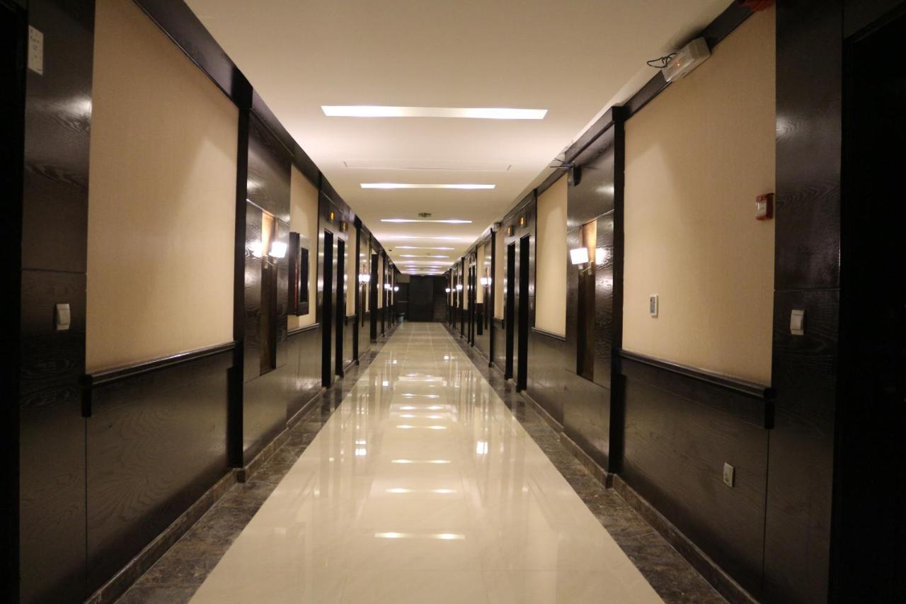 Valencia Hotel Suites อัลโคห์บาร์ ภายนอก รูปภาพ