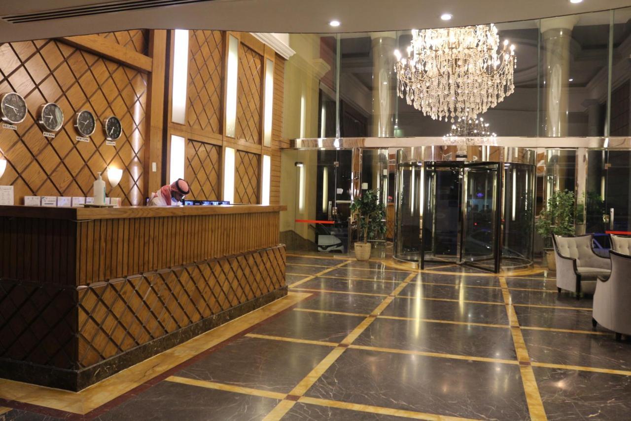 Valencia Hotel Suites อัลโคห์บาร์ ภายนอก รูปภาพ