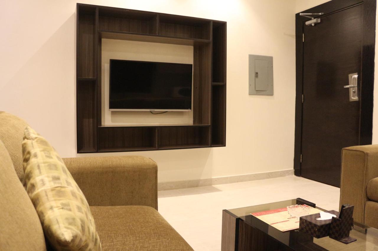 Valencia Hotel Suites อัลโคห์บาร์ ภายนอก รูปภาพ