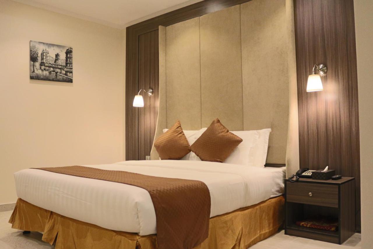 Valencia Hotel Suites อัลโคห์บาร์ ภายนอก รูปภาพ