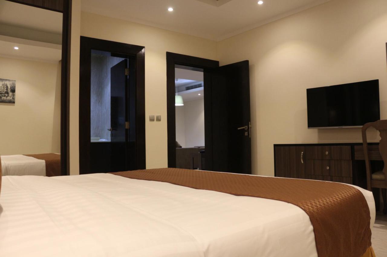 Valencia Hotel Suites อัลโคห์บาร์ ภายนอก รูปภาพ