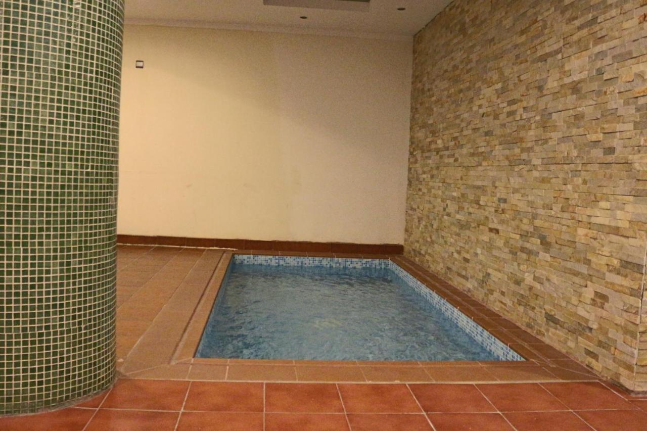 Valencia Hotel Suites อัลโคห์บาร์ ภายนอก รูปภาพ