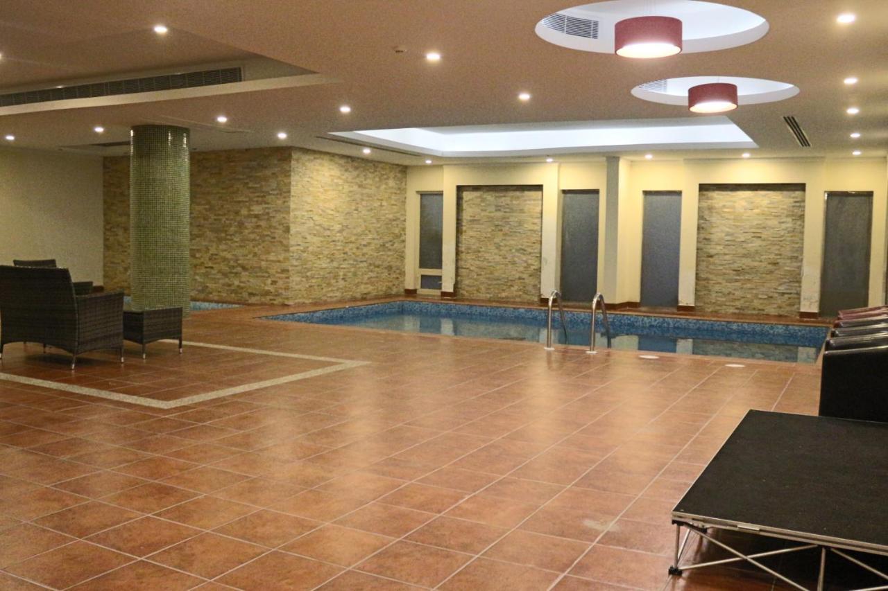 Valencia Hotel Suites อัลโคห์บาร์ ภายนอก รูปภาพ