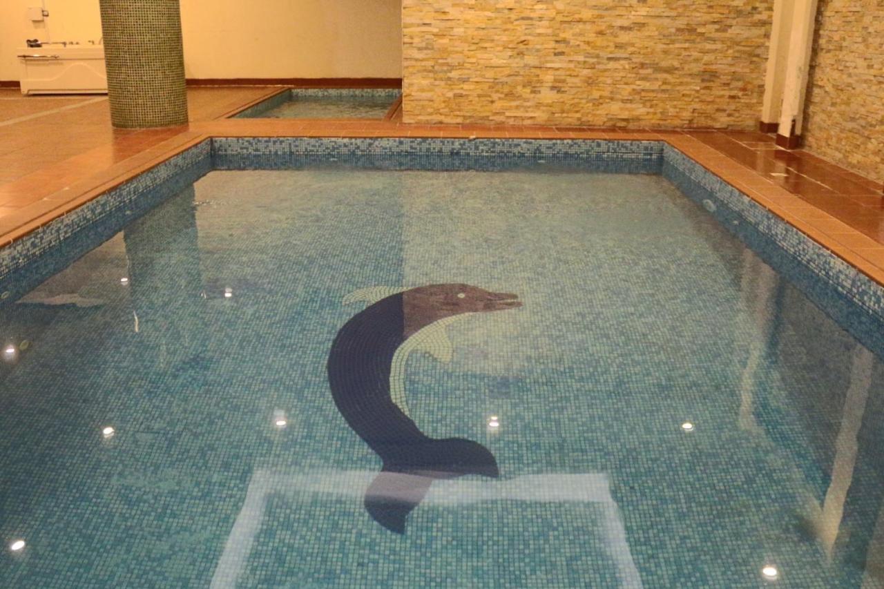 Valencia Hotel Suites อัลโคห์บาร์ ภายนอก รูปภาพ