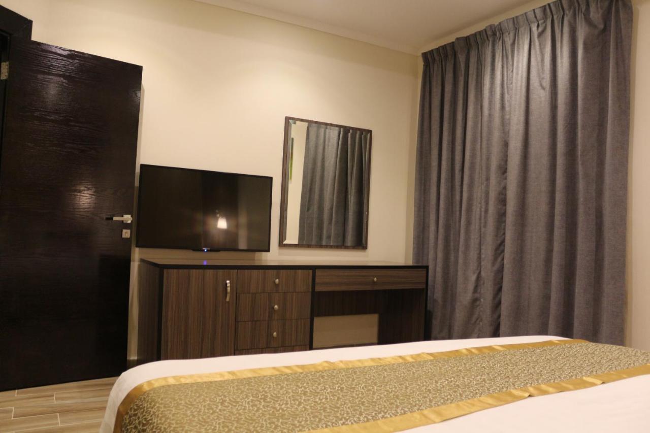 Valencia Hotel Suites อัลโคห์บาร์ ภายนอก รูปภาพ