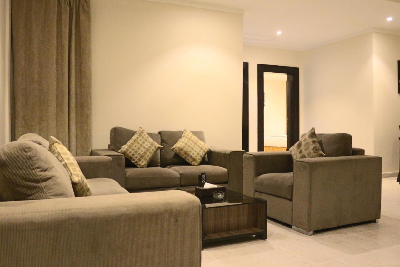 Valencia Hotel Suites อัลโคห์บาร์ ภายนอก รูปภาพ