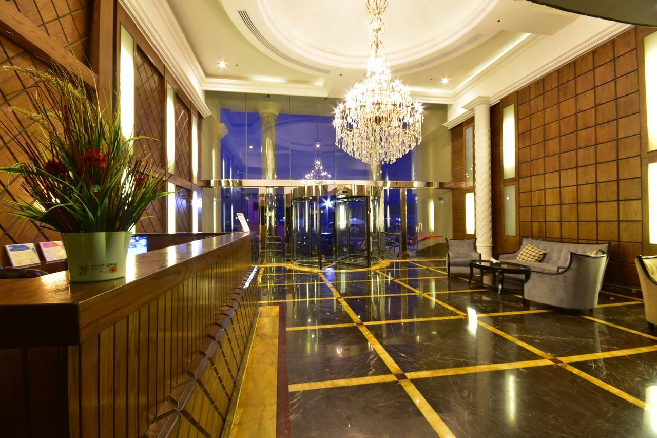 Valencia Hotel Suites อัลโคห์บาร์ ภายนอก รูปภาพ